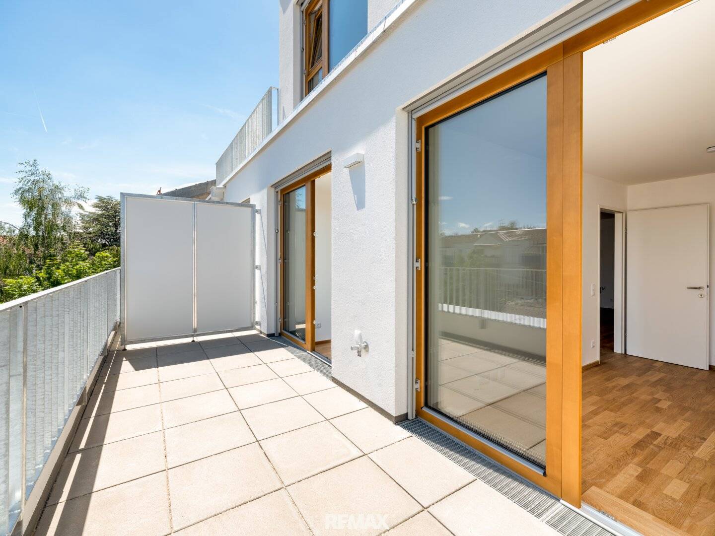 Attraktive 2-Zimmer-Wohnung mit Terrasse auf Wohnebene !