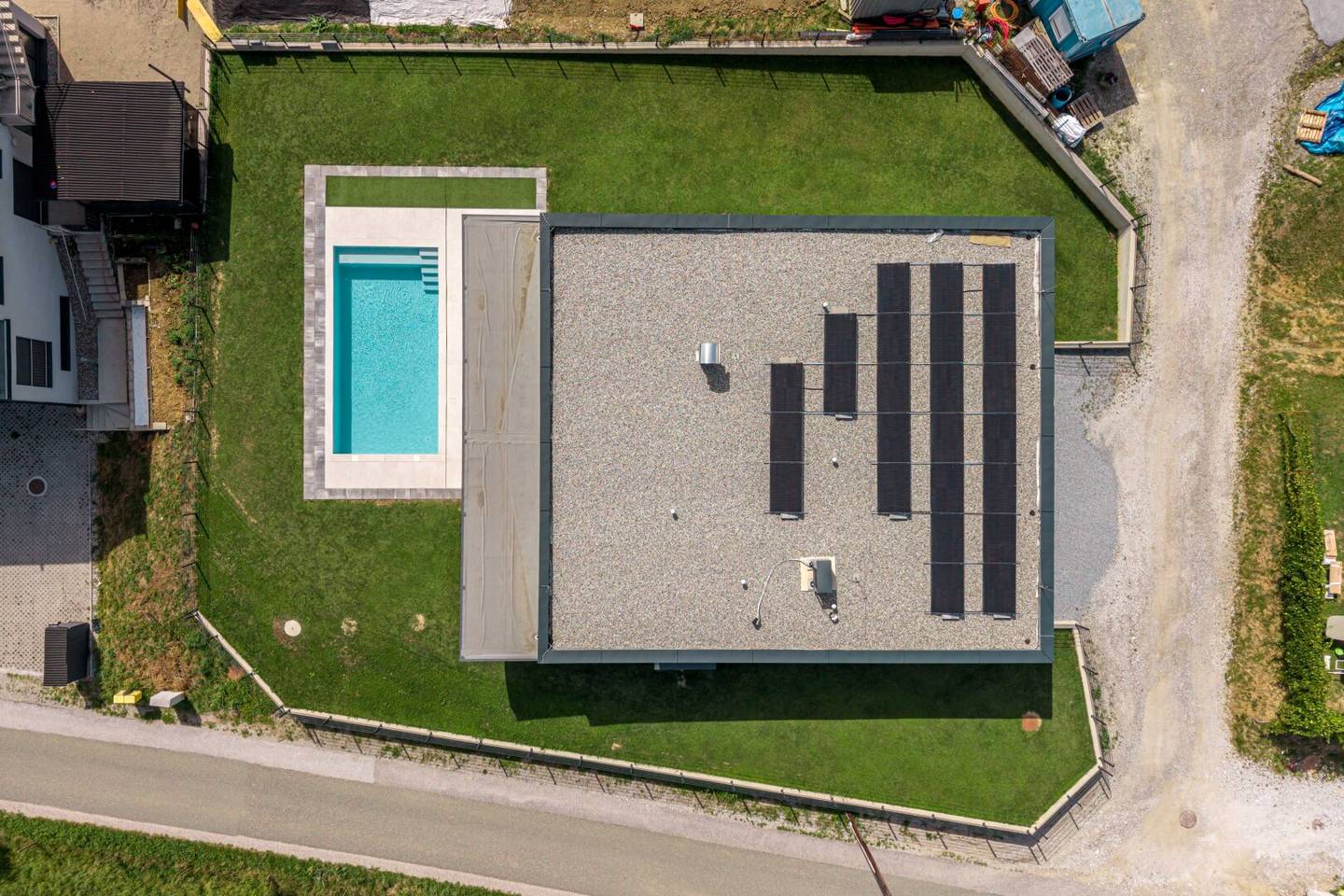 Moderner Bungalow mit Pool in Aussichtslage bei Hitzendorf