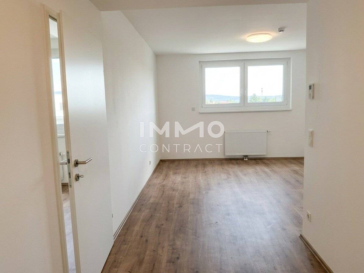 First occupancy above the roofs – Modern 2-room top floor apartment
