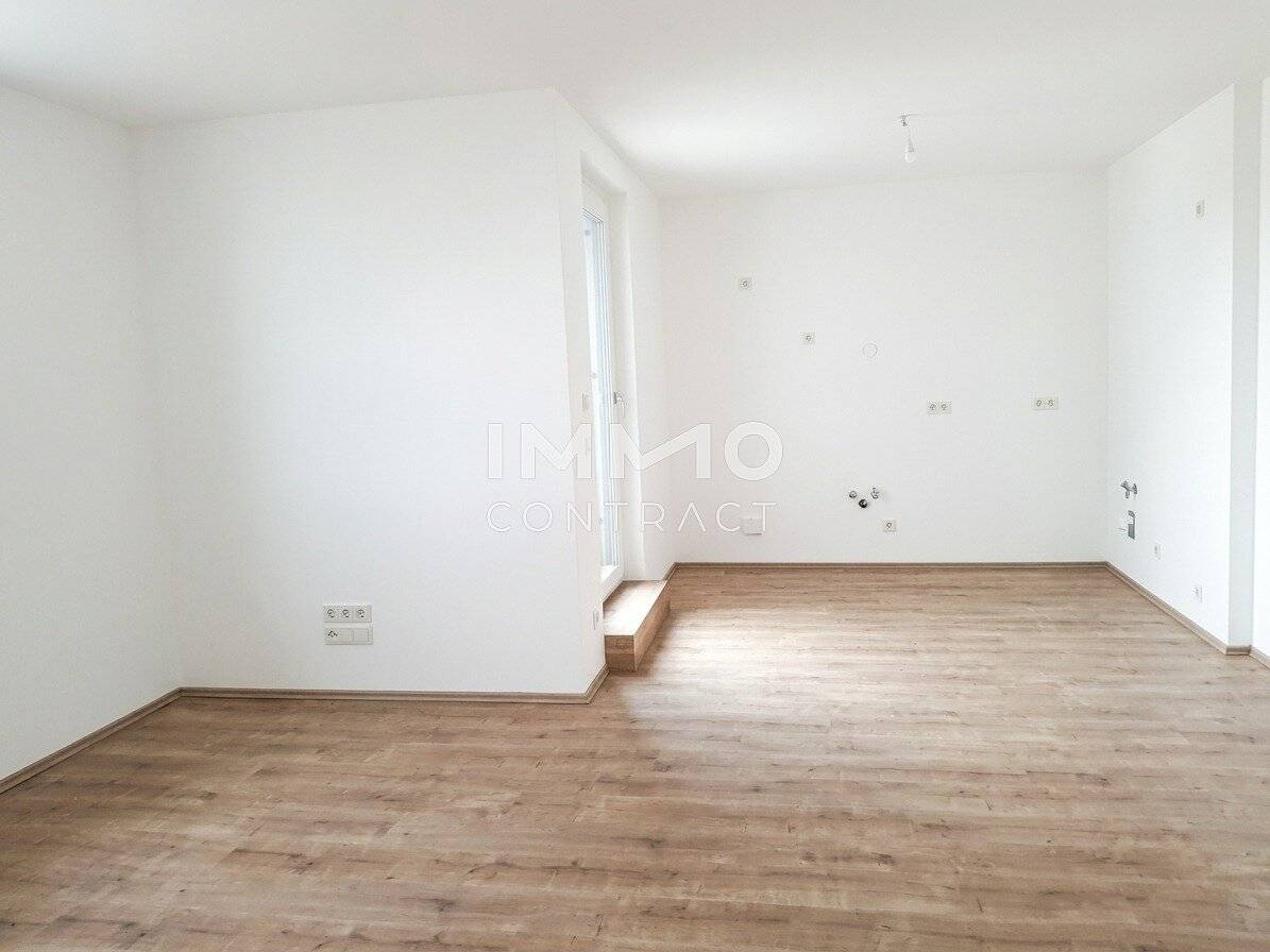 First occupancy above the roofs – Modern 2-room top floor apartment