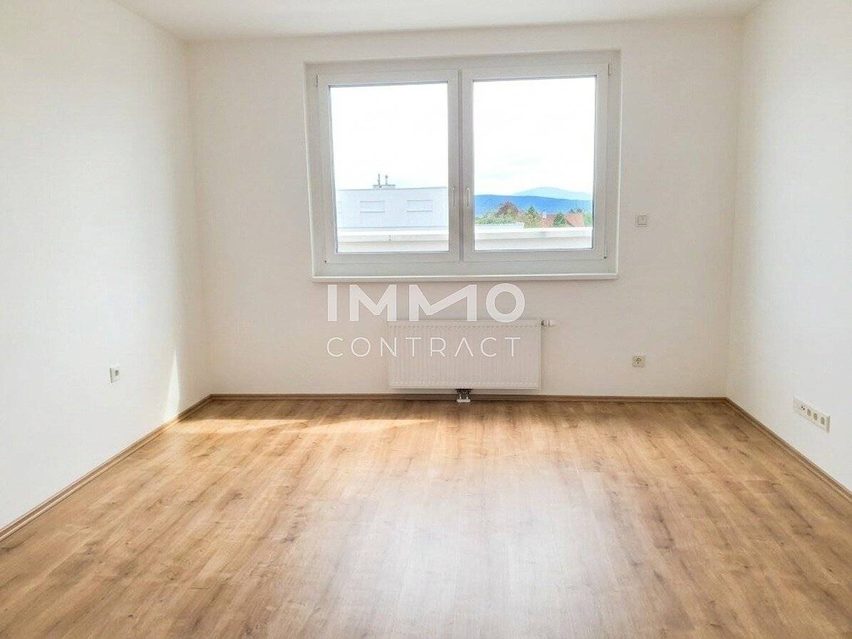 First occupancy above the roofs – Modern 2-room top floor apartment