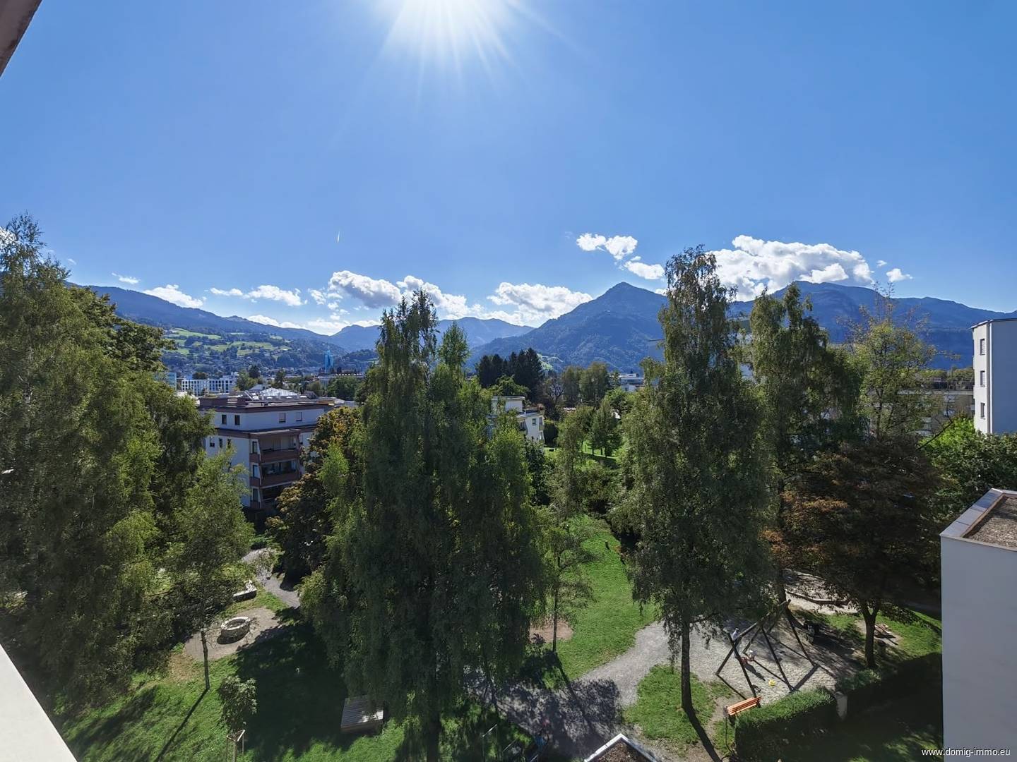 Wohnung mit drei Balkonen und Bergblick