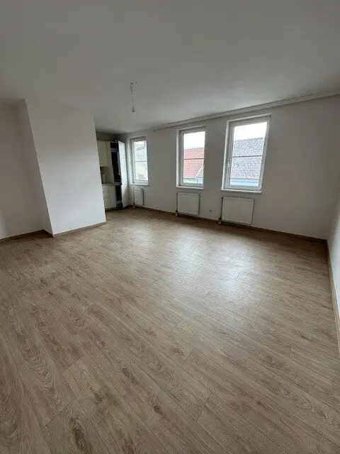 Helle 3-Zimmer-Wohnung mit zentraler Raumaufteilung &amp; inkludiertem Autoabstellplatz