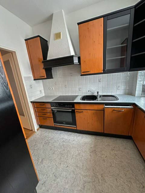 Charming 3-room apartment with practical layout and parking space
