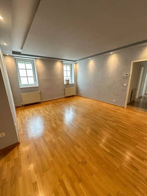Charming 3-room apartment with practical layout and parking space
