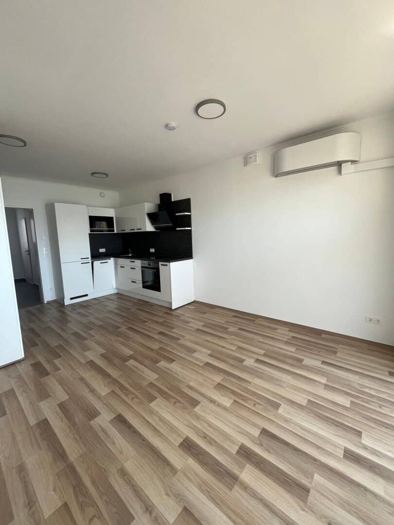 Teilmöblierte 2-Zimmerwohnung mit Garten und Klimaanlage in zentraler Lage - LEOBERSDORF