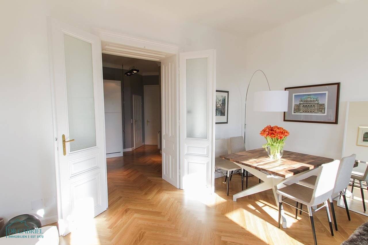 ELEGANTE VOLLMÖBLIERTE WOHNUNG