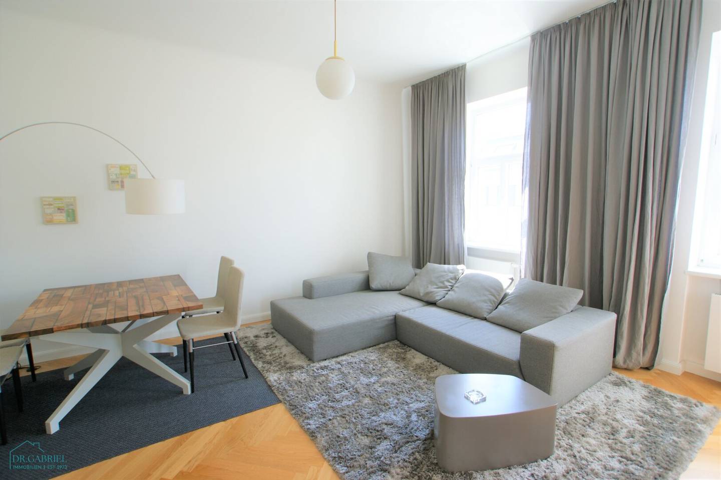 ELEGANTE VOLLMÖBLIERTE WOHNUNG