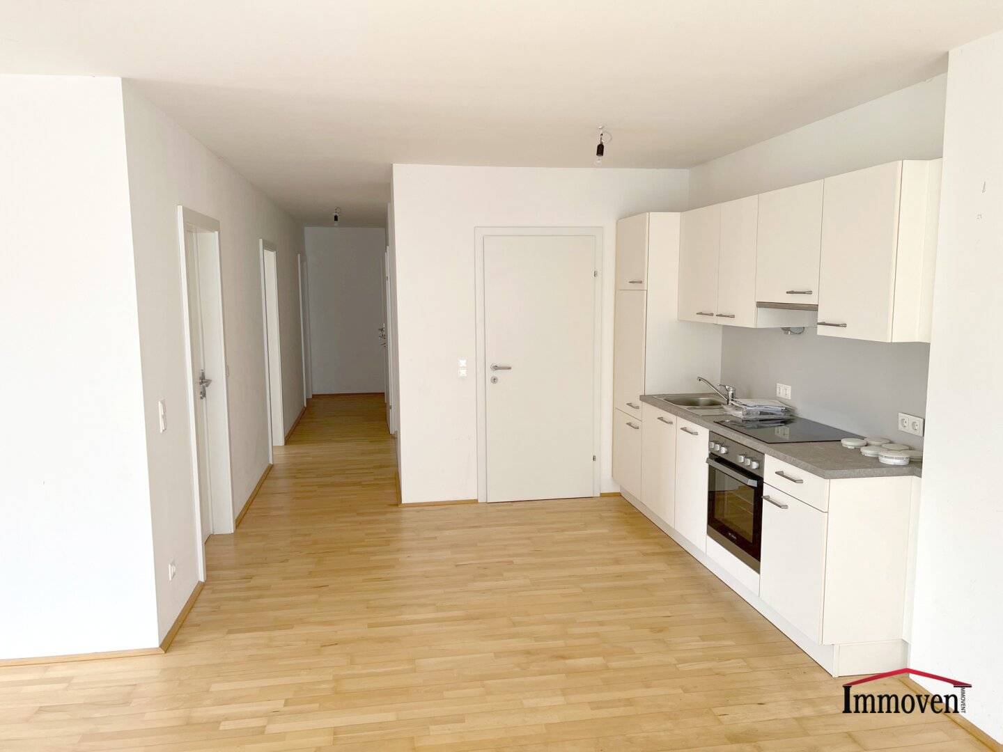 Large 4-room apartment with two outdoor areas