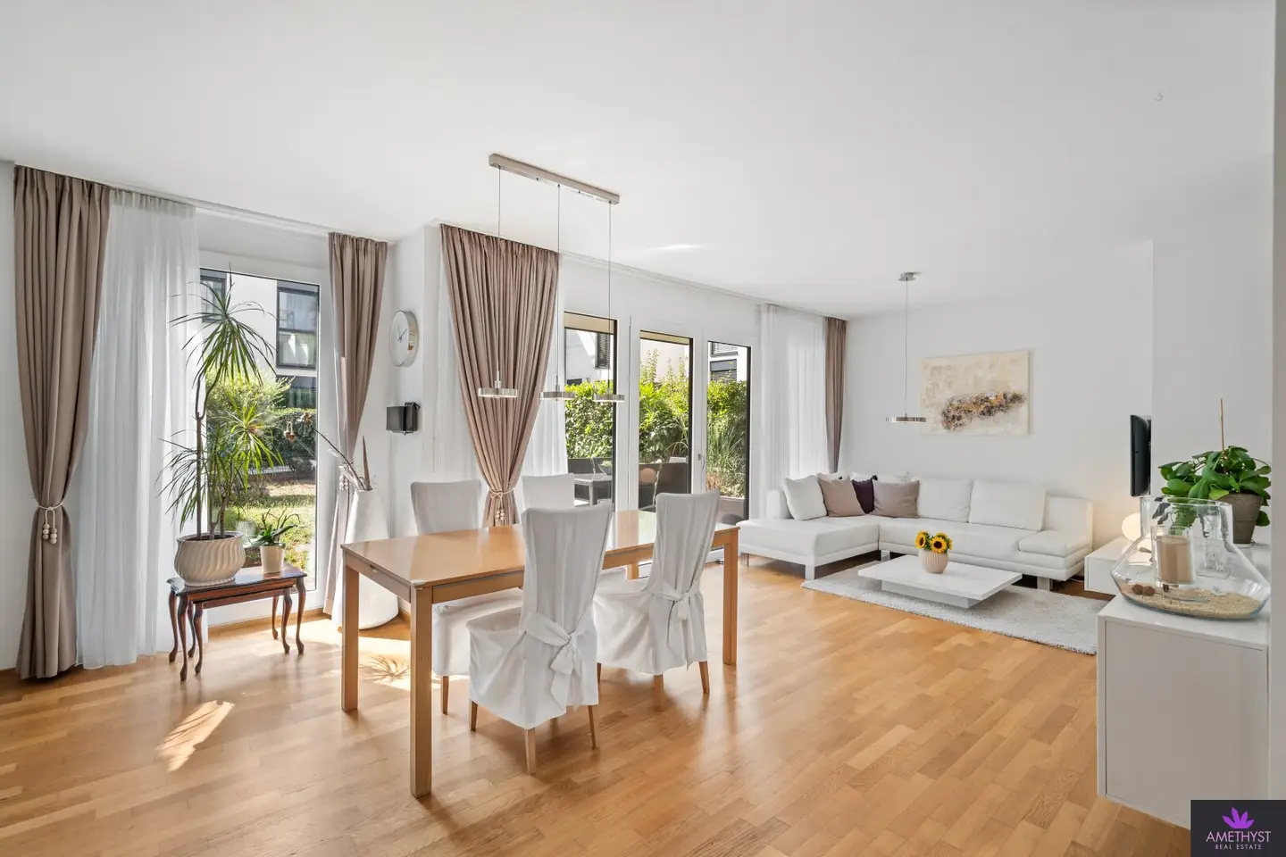 Beautiful modern garden apartment with two private gardens – sought-after quiet location near Beethovengang, vineyards and Grinzing