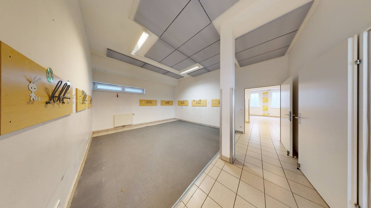 Well located office/warehouse/commercial premises - 234 m² - versatile use