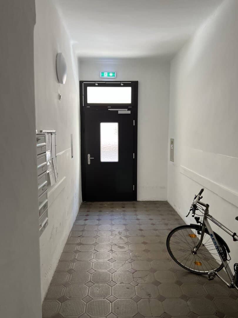 IBK-Wilten: 2-room apartment with loggia in perfect location near clinic and center