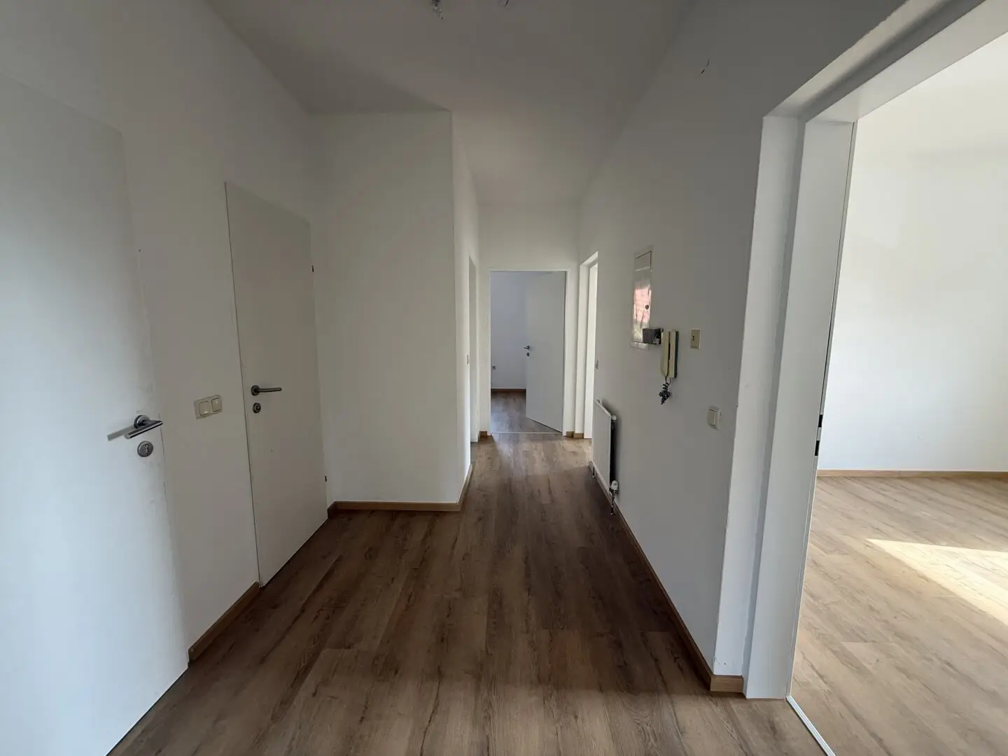 Sanierungsbedürftige 4-Zimmer-Wohnung inkl. Parkplatz