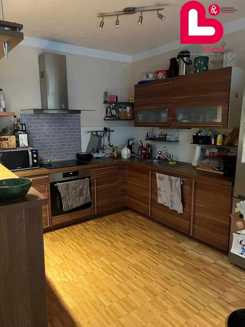 Very beautiful 3-room apartment in Kremsdorf with loggia and underground parking space
