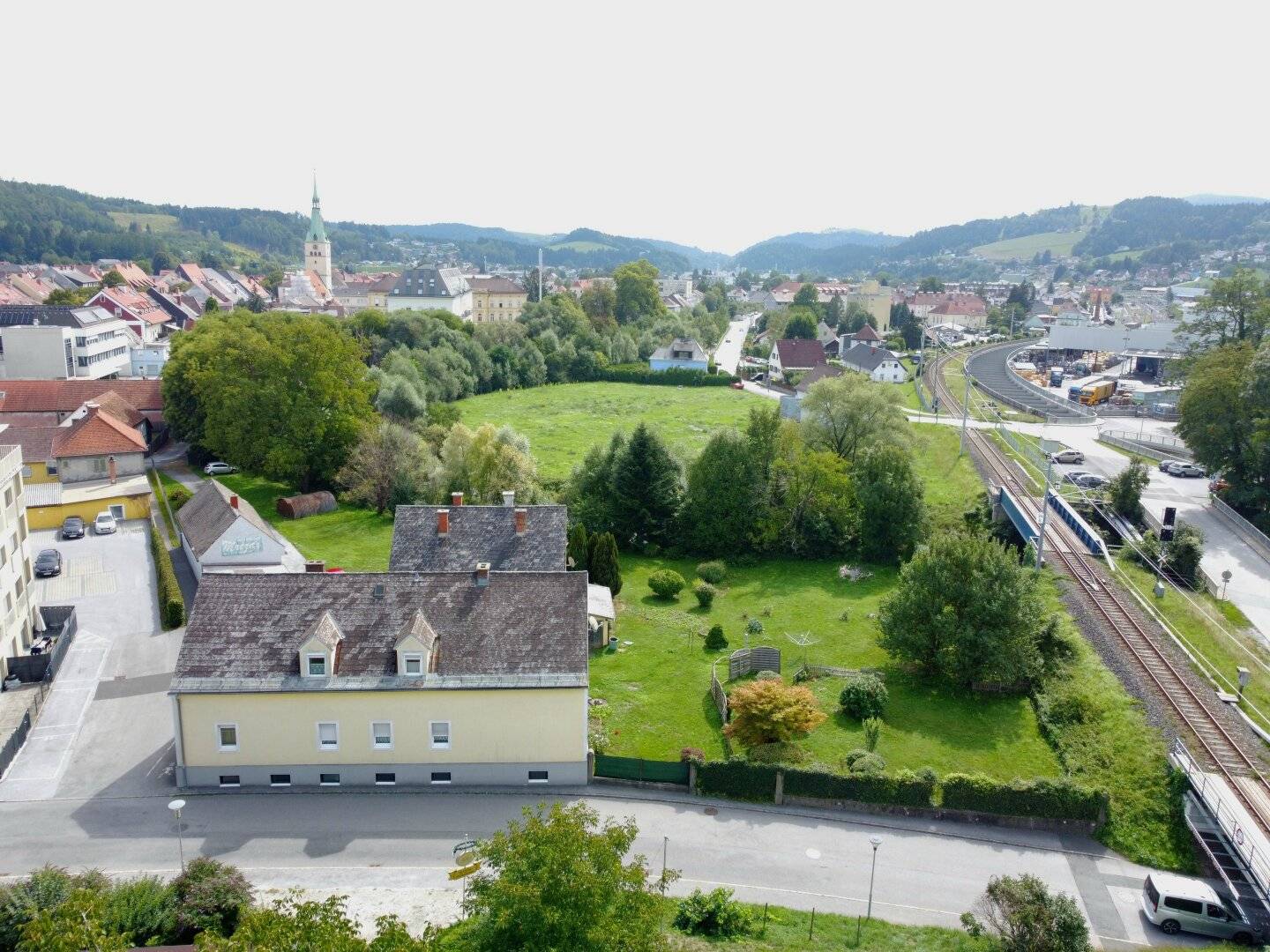 Sonniges Grundstück mit 2,0 Bebauungsdichte im Zentrum von Voitsberg!  Kerngebiet!