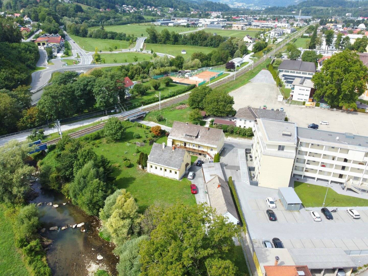 Sonniges Grundstück mit 2,0 Bebauungsdichte im Zentrum von Voitsberg!  Kerngebiet!