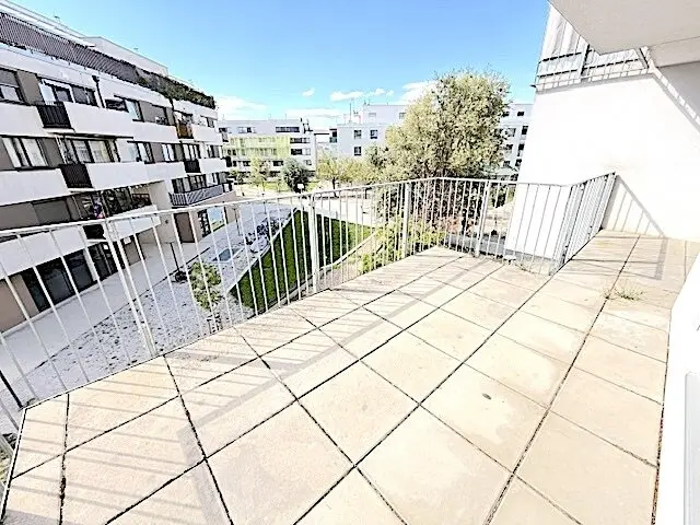 COMMISSION-FREE FROM THE OWNER! 5-ROOM MAISONETTE APARTMENT WITH TERRACE AND LOGGIA NEAR HIRSCHSTETTEN!