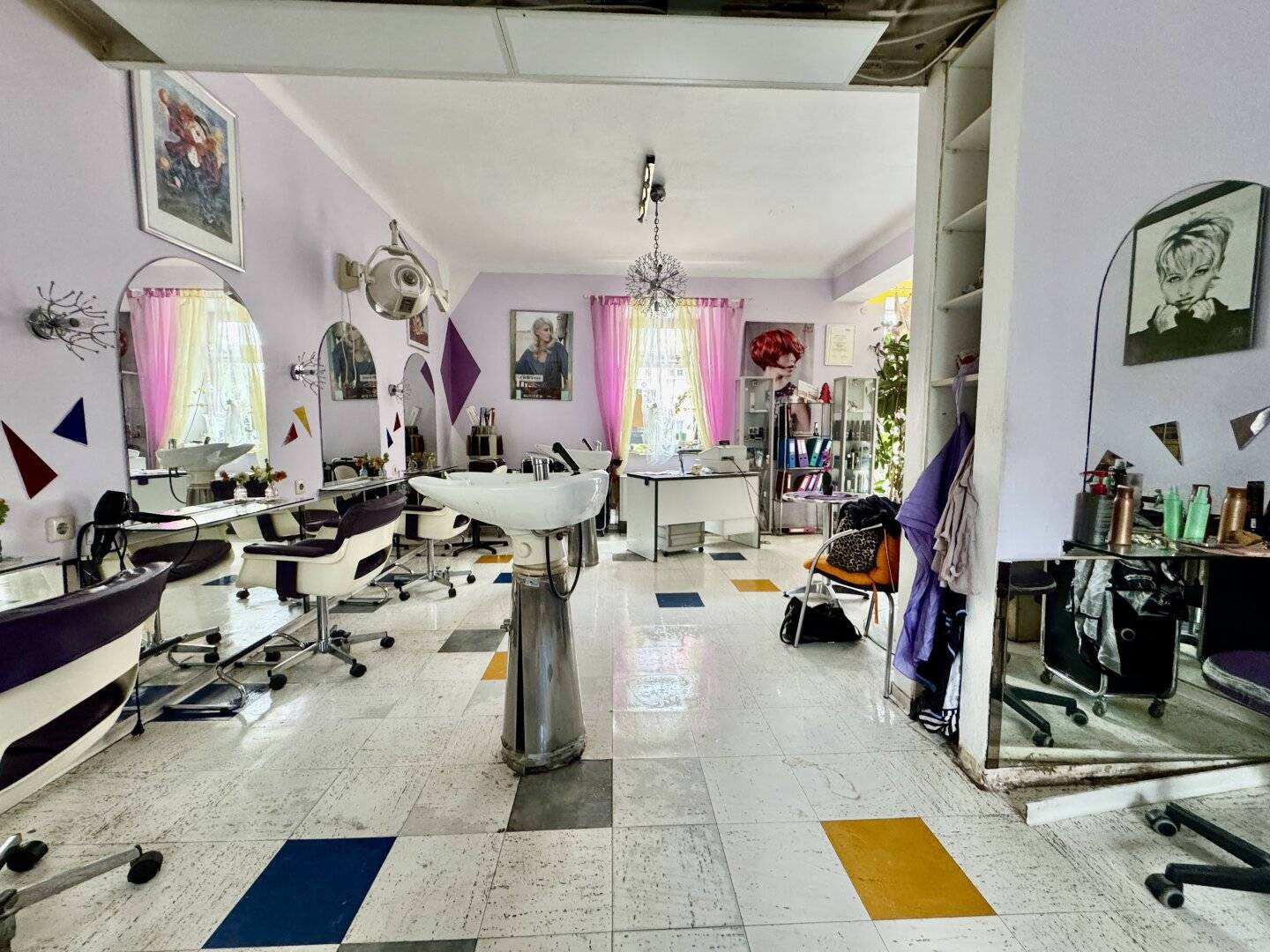 Gewerbeobjekt in Top-Lage von Knittelfeld – etablierter Friseursalon mit Entwicklungspotenzial