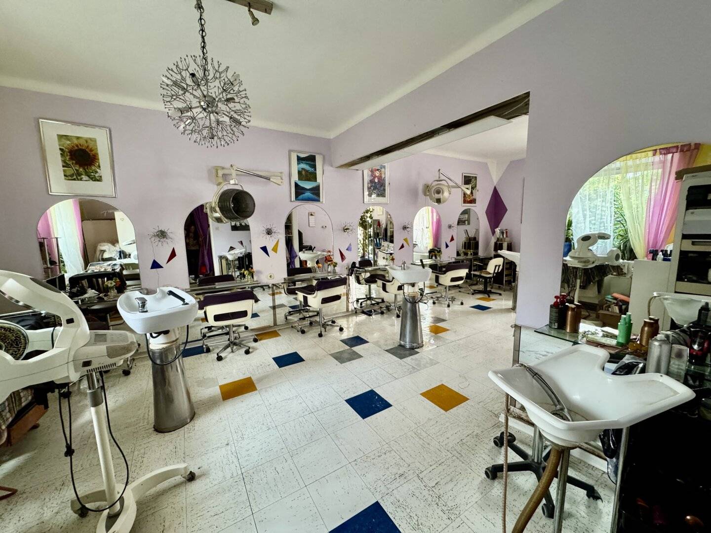 Gewerbeobjekt in Top-Lage von Knittelfeld – etablierter Friseursalon mit Entwicklungspotenzial