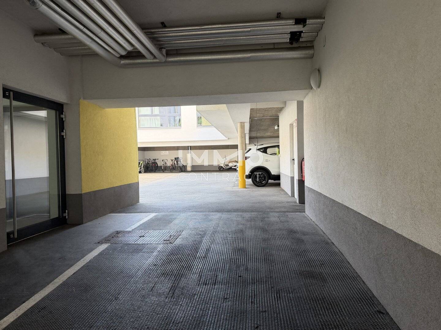 KFZ-Abstellplätze in der Römergasse 24 – großzügige Zufahrt &amp; komfortables Einparken