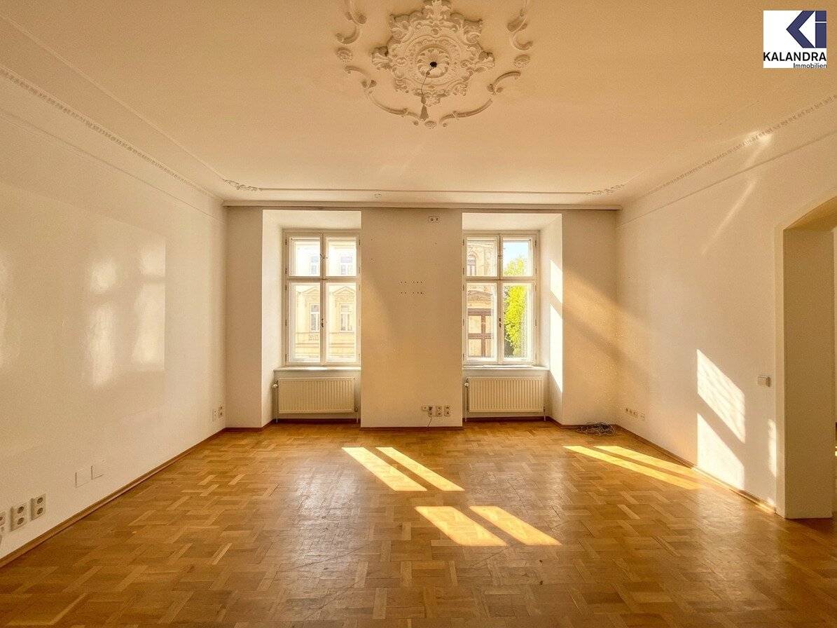 360 TOUR //CLASSIC OLD BUILDING APARTMENT IN PALAIS ESTERHAZY