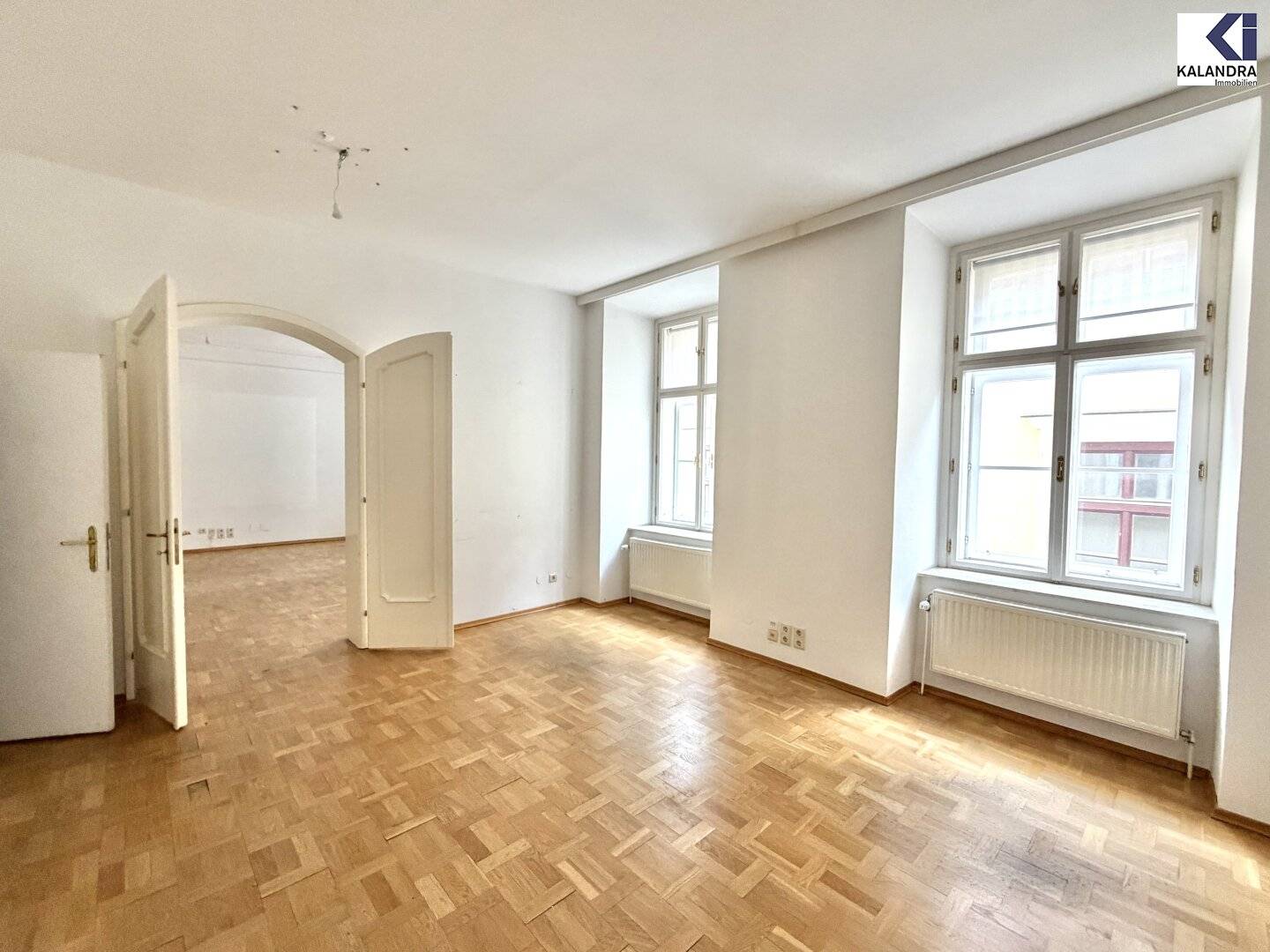 360 TOUR //CLASSIC OLD BUILDING APARTMENT IN PALAIS ESTERHAZY