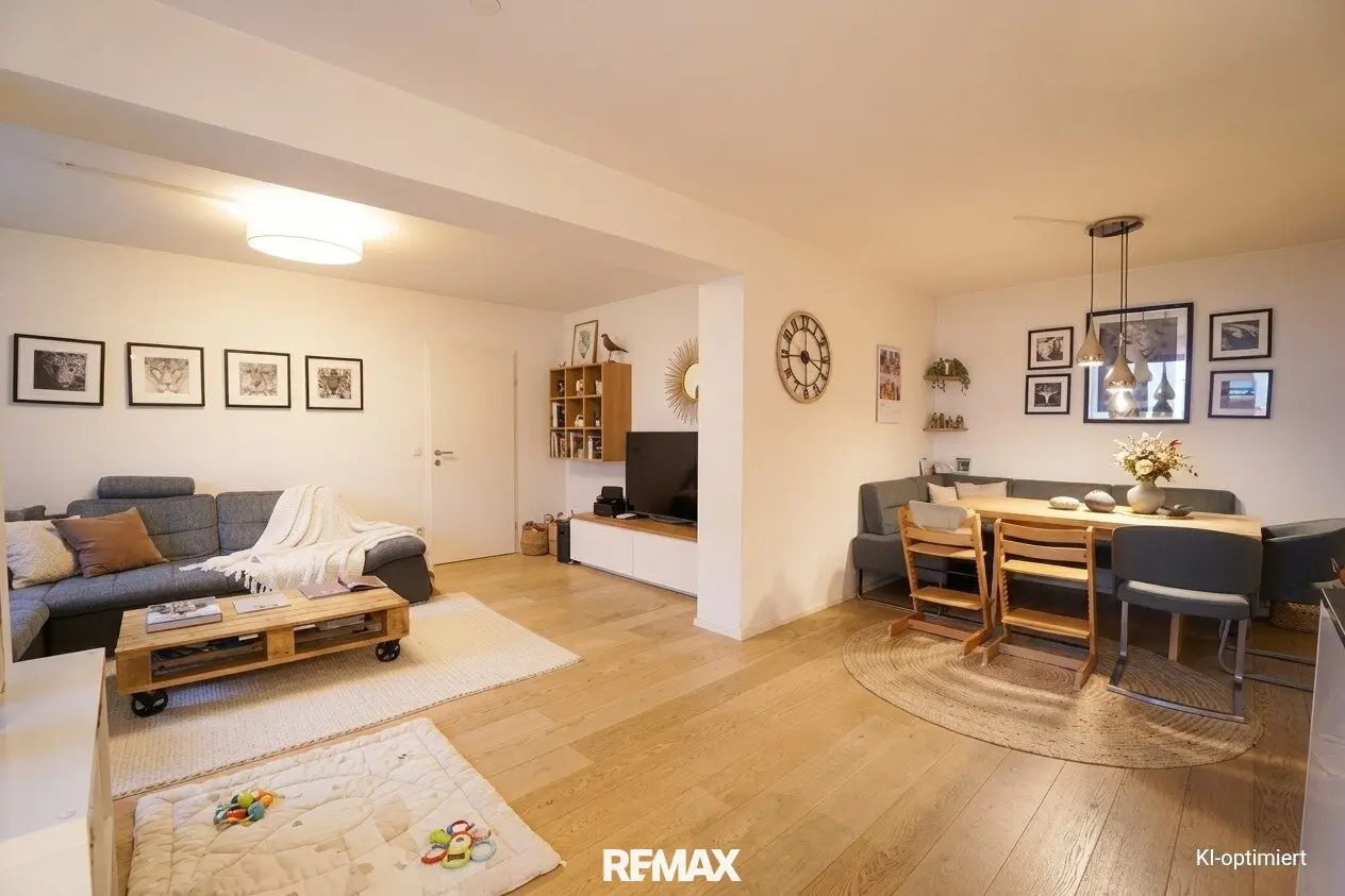 Gepflegte 3.Zi.-Wohnung mit Loggia und Balkon (Top 6)
