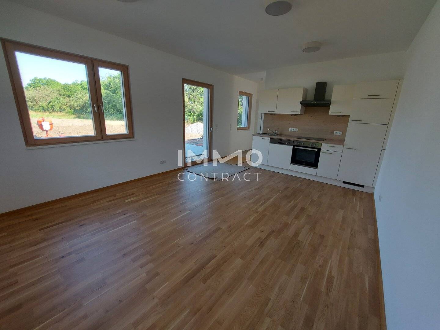 TERRASSENWOHNUNG MIT GARTEN/GARAGE IN LANGENLOIS