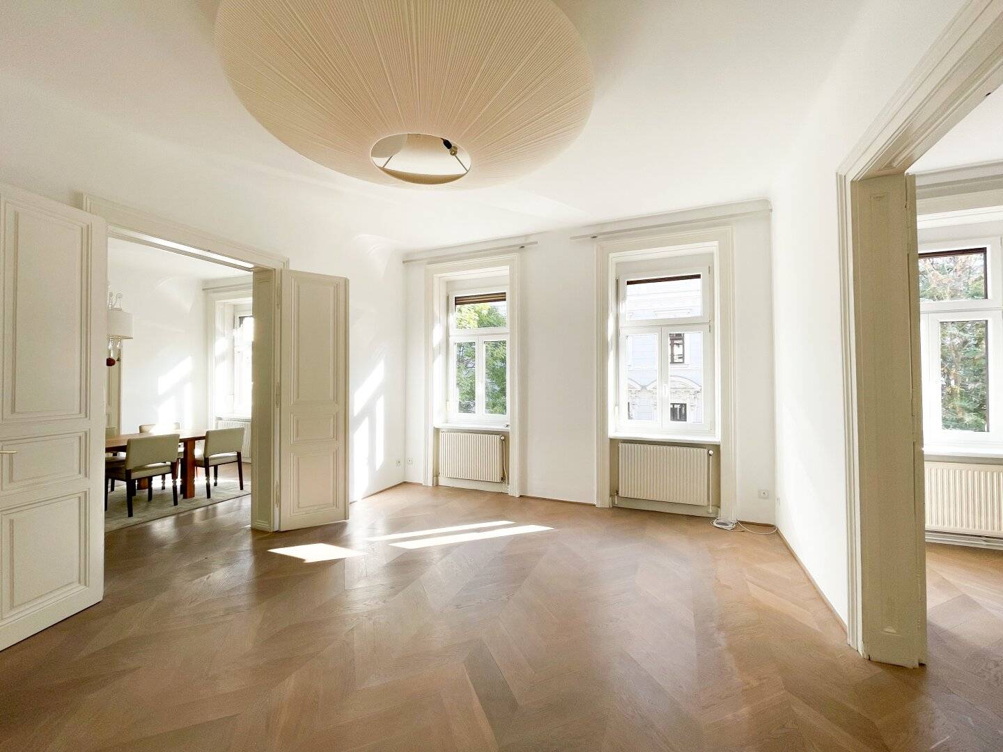 Herrlich große Altbauwohnung mit Garagenplatz
