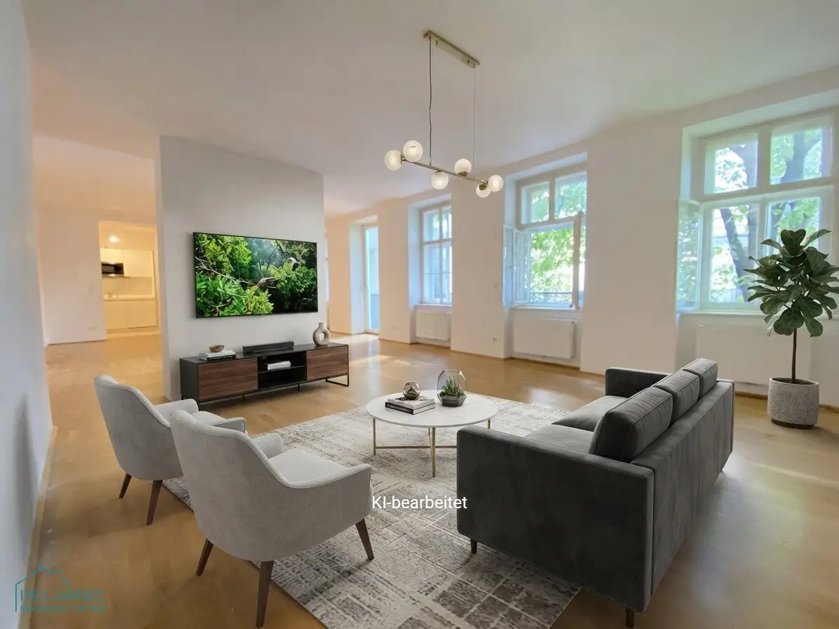 Old building rental with small balcony near Naschmarkt
