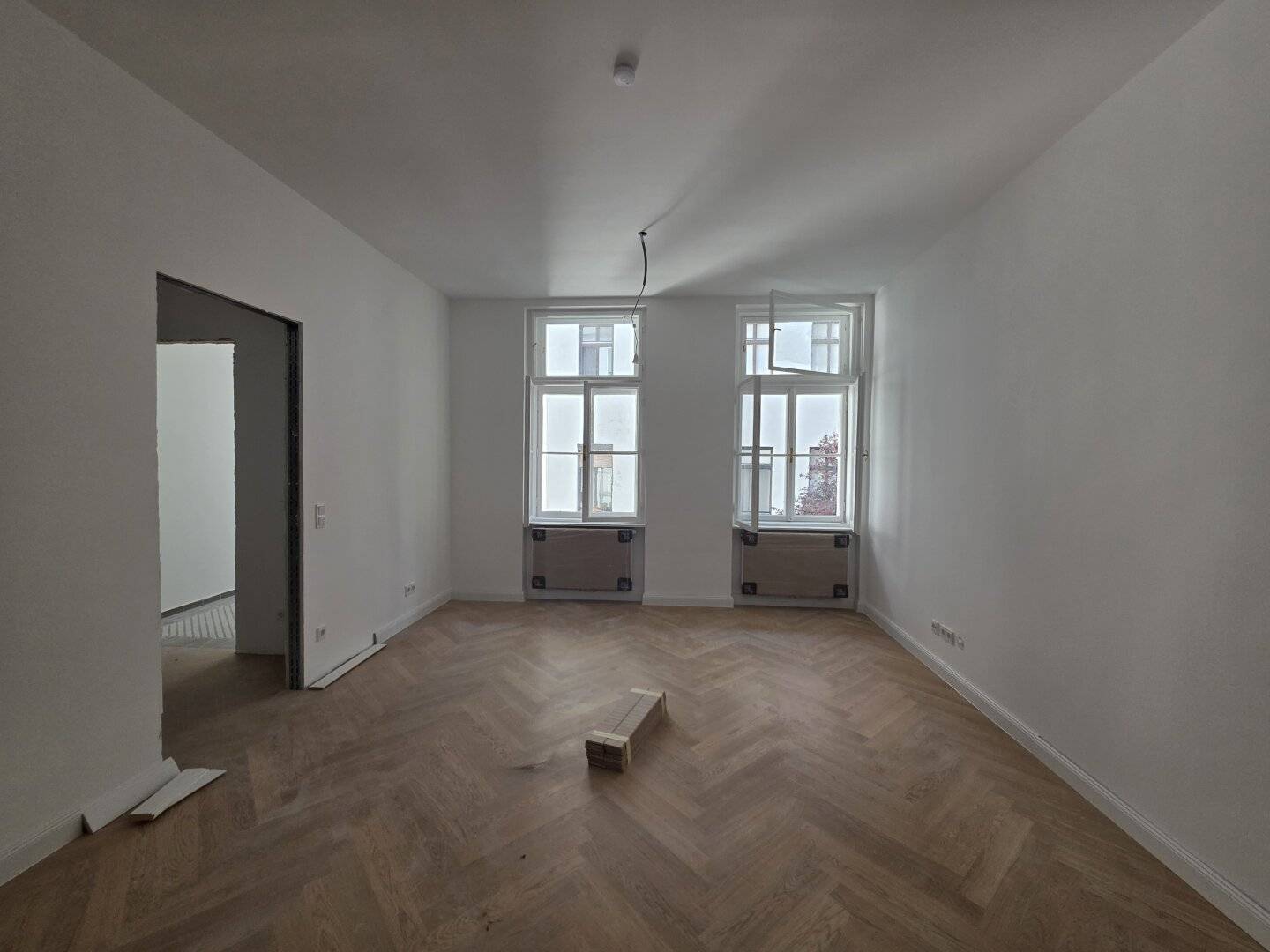NEUBAUGASSE | FIRST OCCUPANCY | quiet 3-room period apartment