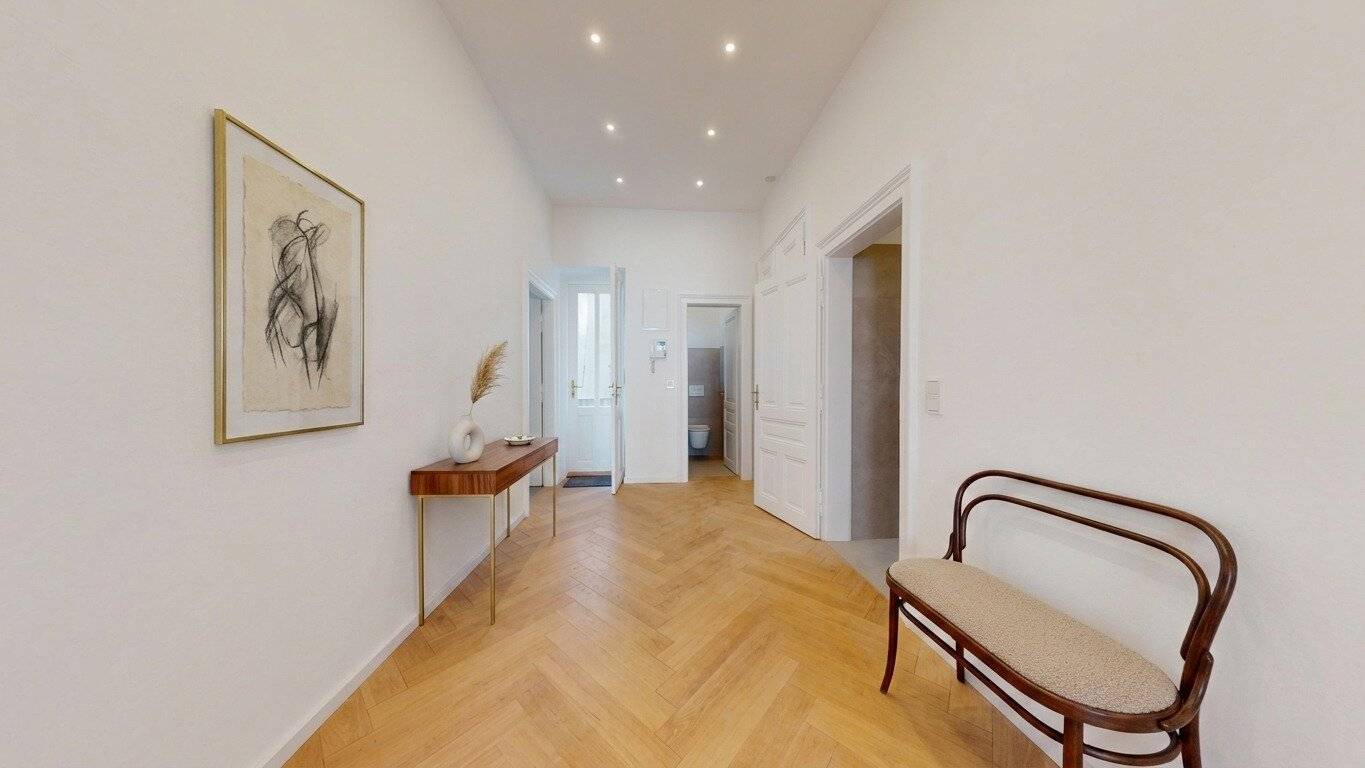 Urban living with style – modern 4-room period apartment in the 4th district