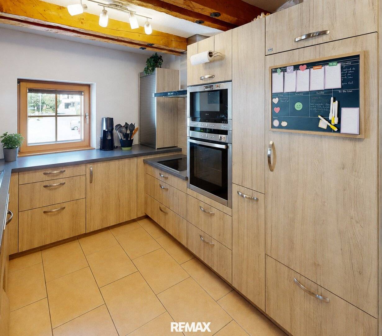 Individual living on two levels with balcony and garden in Pfunds