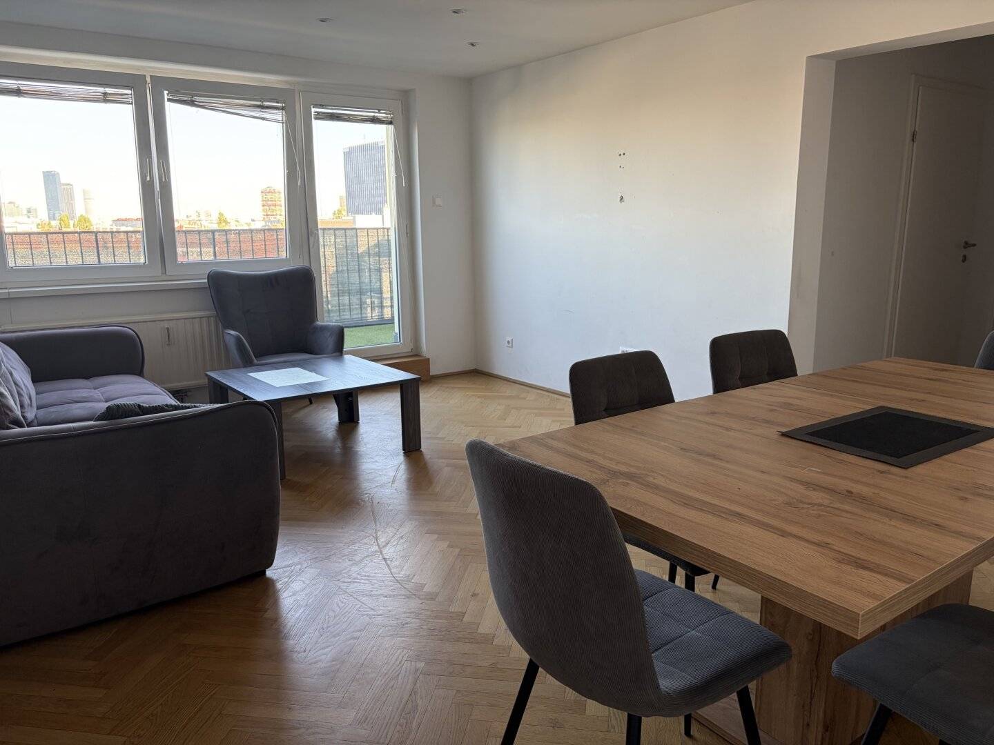 Charming 3-room attic apartment with balcony, terrace &amp; garage in 1200 Vienna – €439,000