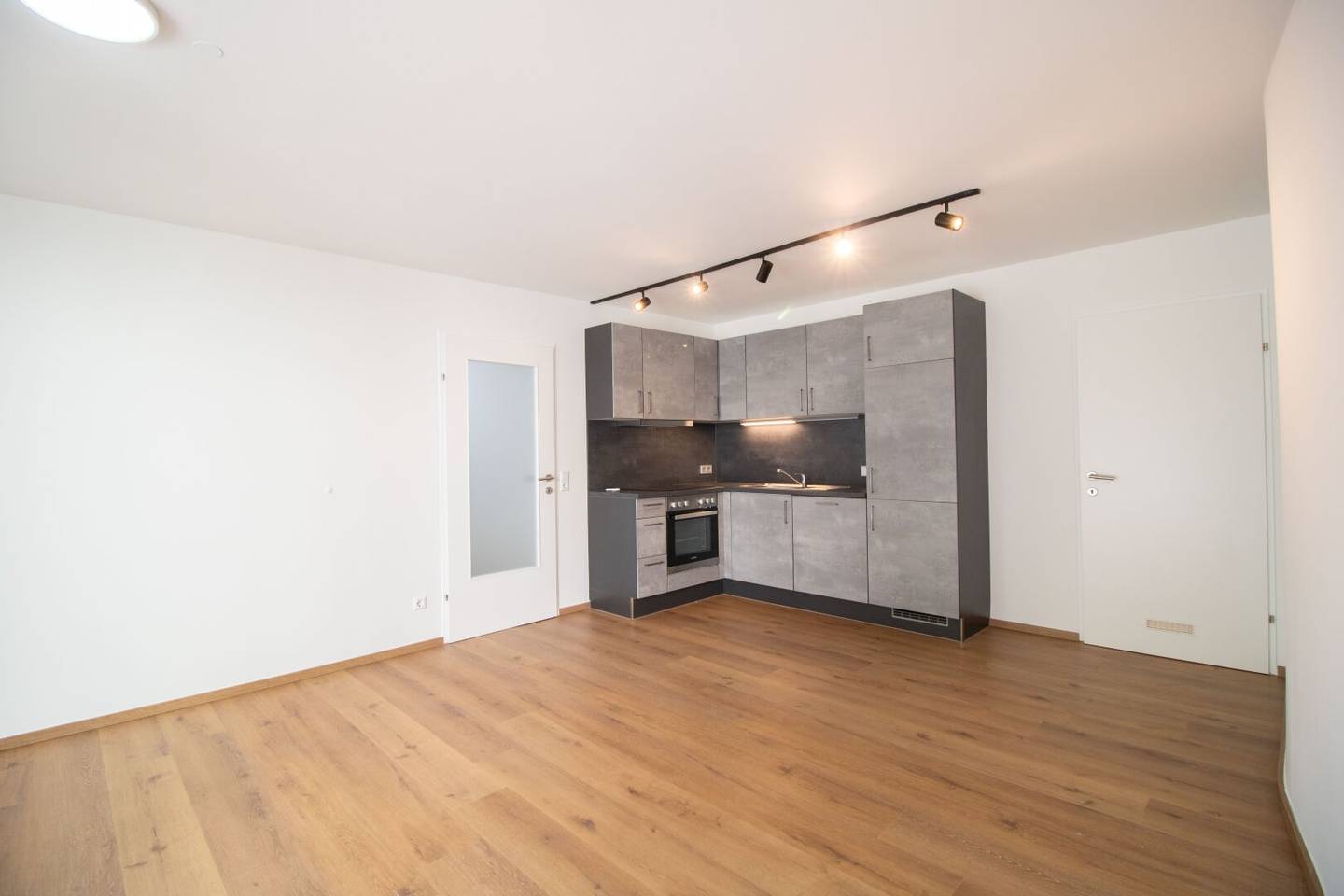 Exclusive downtown apartment with 20 m² terrace - high-quality core renovated