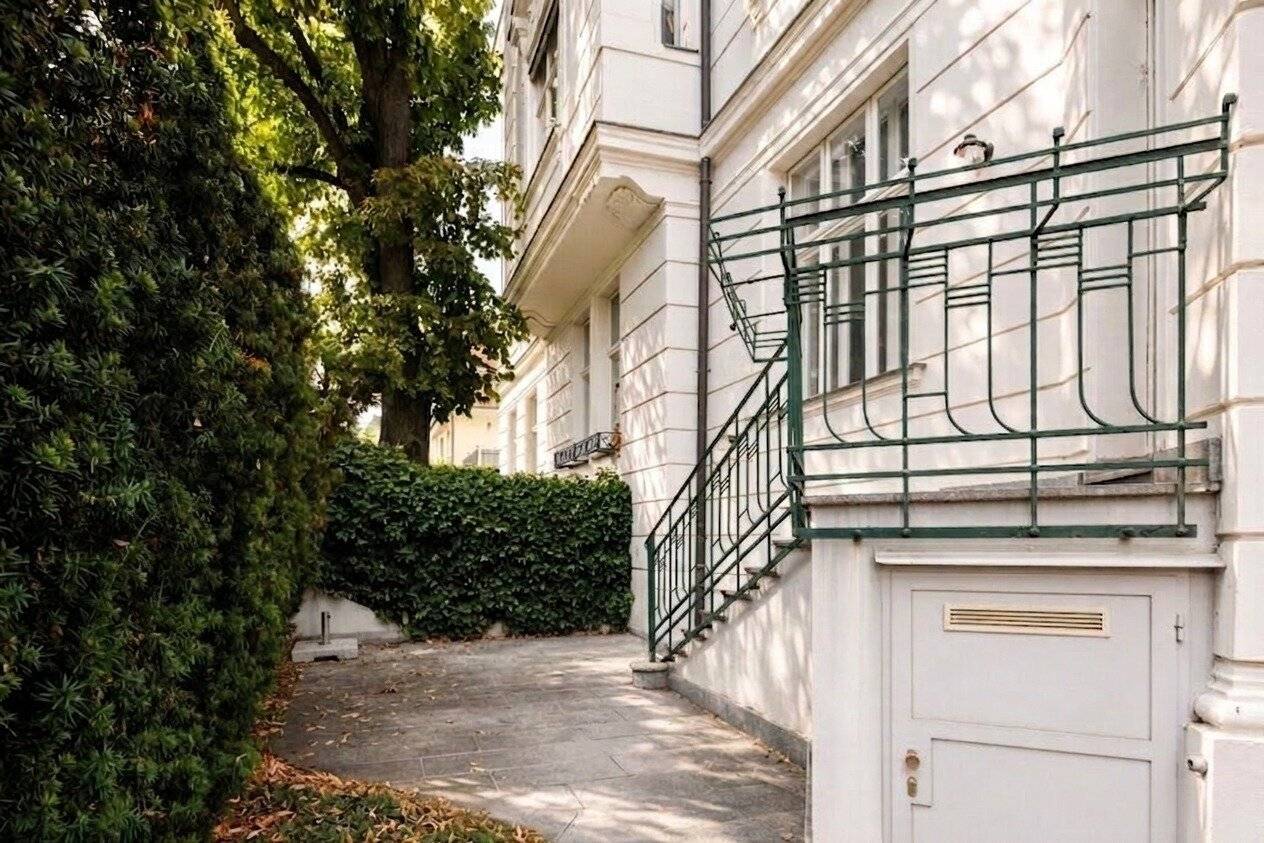 NEW! Stylish period gem with private garden in Gersthof Art Nouveau villa