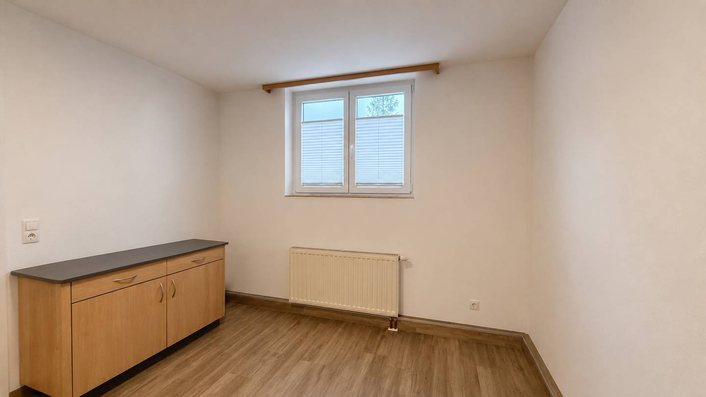 Erdgeschosswohnung with tiled stove in scenic mountain setting