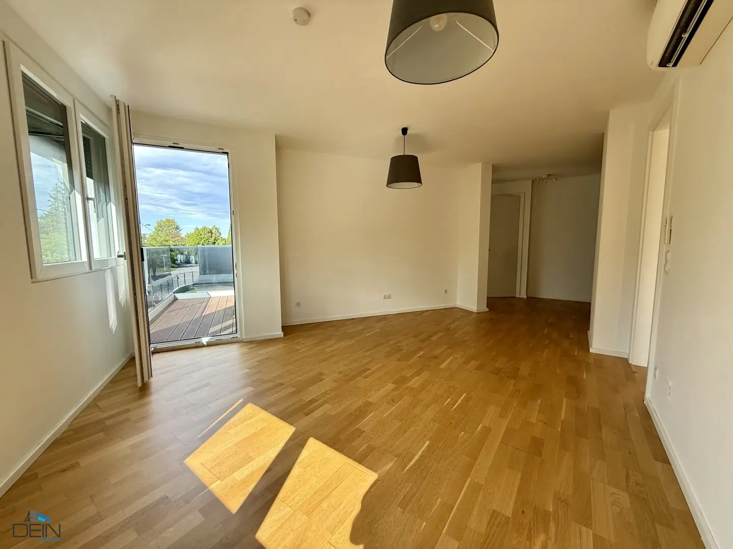 Owner-occupiers and investors! Wonderful 3-room new build apartment with a balcony in a quiet location