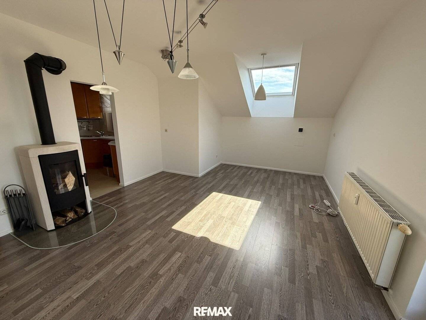 3-Zimmer-Wohnung in ruhiger Lage mit Balkon &amp; Kaminofen
