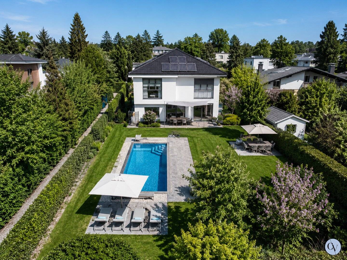 Semi-detached house in first occupancy with over 350m² garden area near the Alte Donau Rarity