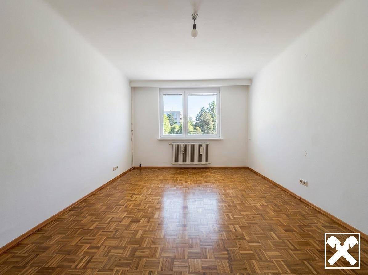 Gut geschnittene Wohnung mit Lift und U-Bahn Nähe