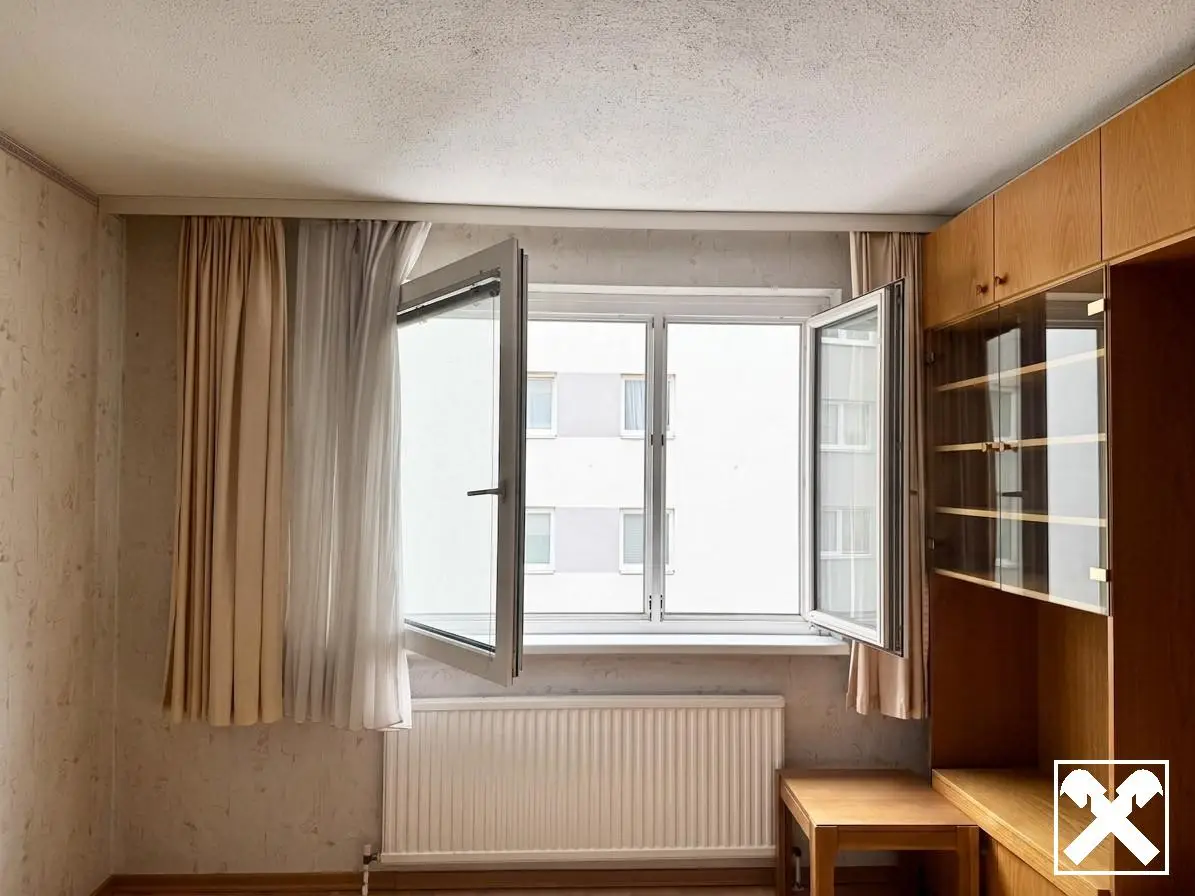 Wohnung near Matzleinsdorfer Platz with practical layout and lift