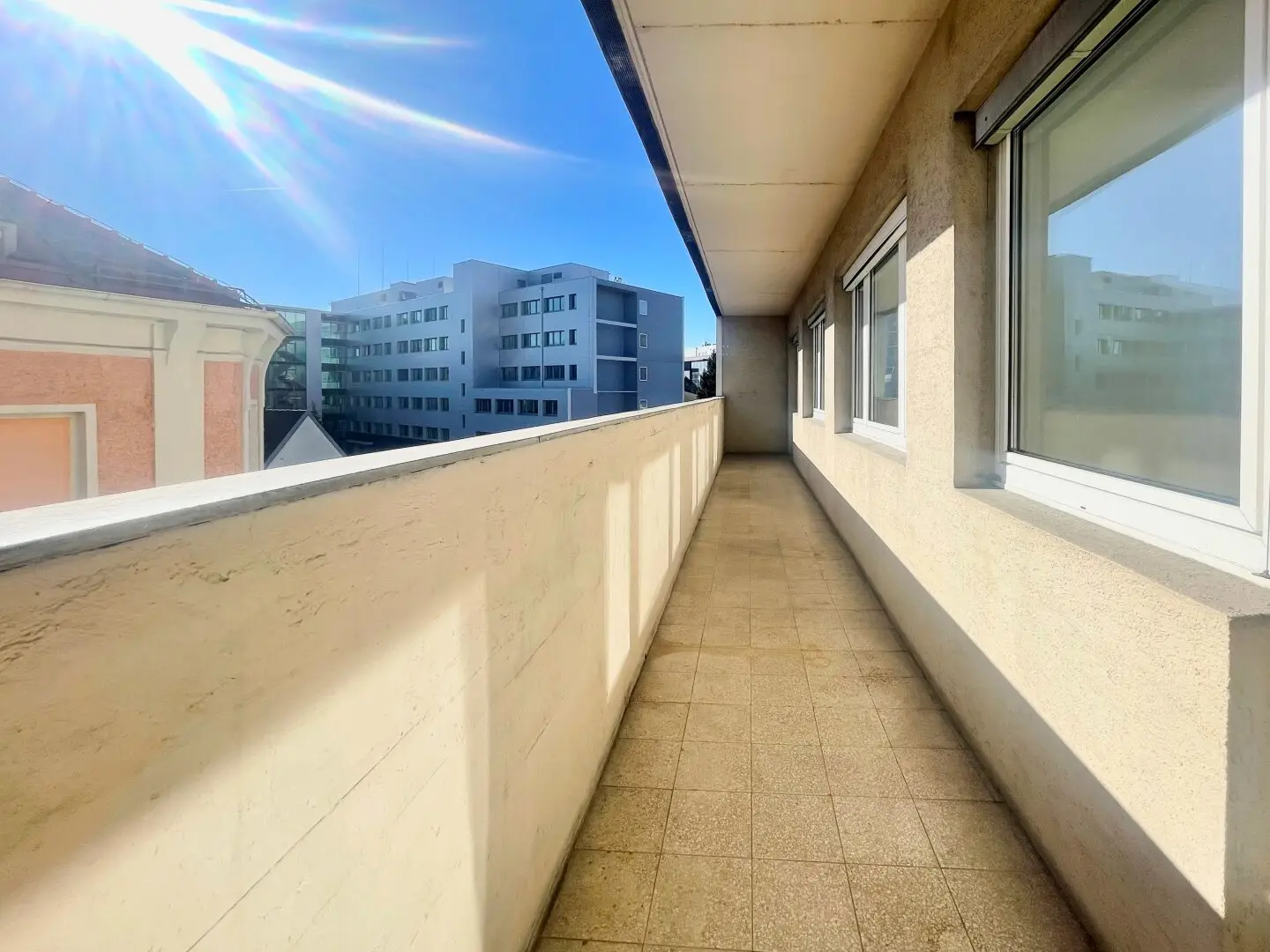 Spacious loggia I DAN kitchen I prime location in Lend I XXL shower I bright rooms I quiet living I Projekt Wohnen
