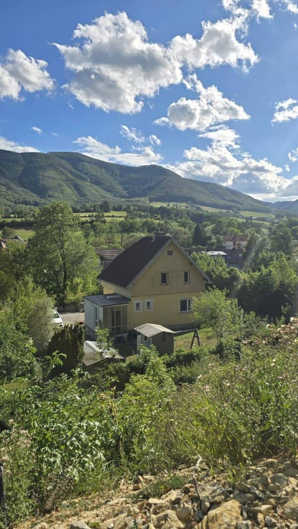 Wohnen im Grünen! Einfamilienhaus mit großem Garten und viel Potenzial! (Um weitere 60m2 Wohnfläche erweiterbar)
