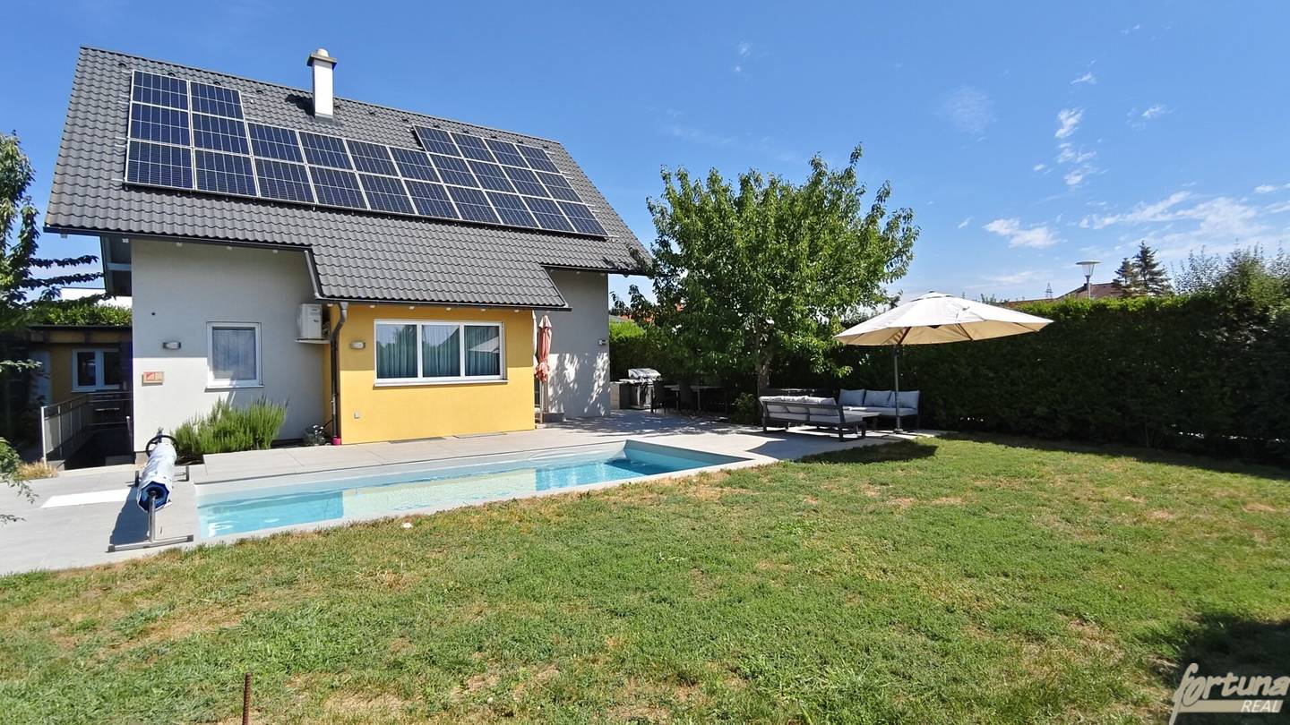 Einfamilienhaus mit Pool &amp; PV-Anlage | 150 m² Wohnfläche | 5 Zimmer | 595 m² Grund | Klimaanlage uvm!