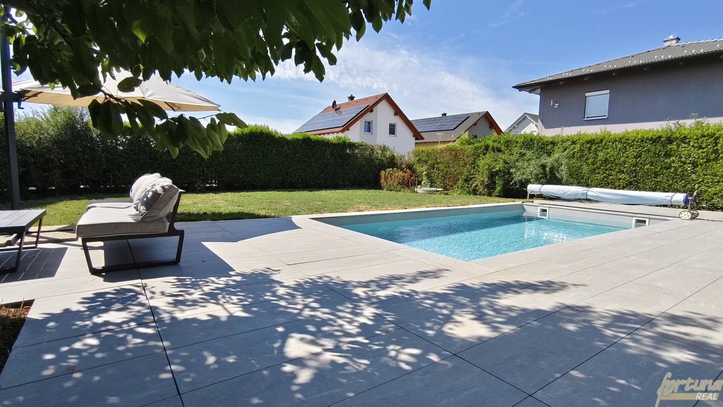 Einfamilienhaus mit Pool &amp; PV-Anlage | 150 m² Wohnfläche | 5 Zimmer | 595 m² Grund | Klimaanlage uvm!