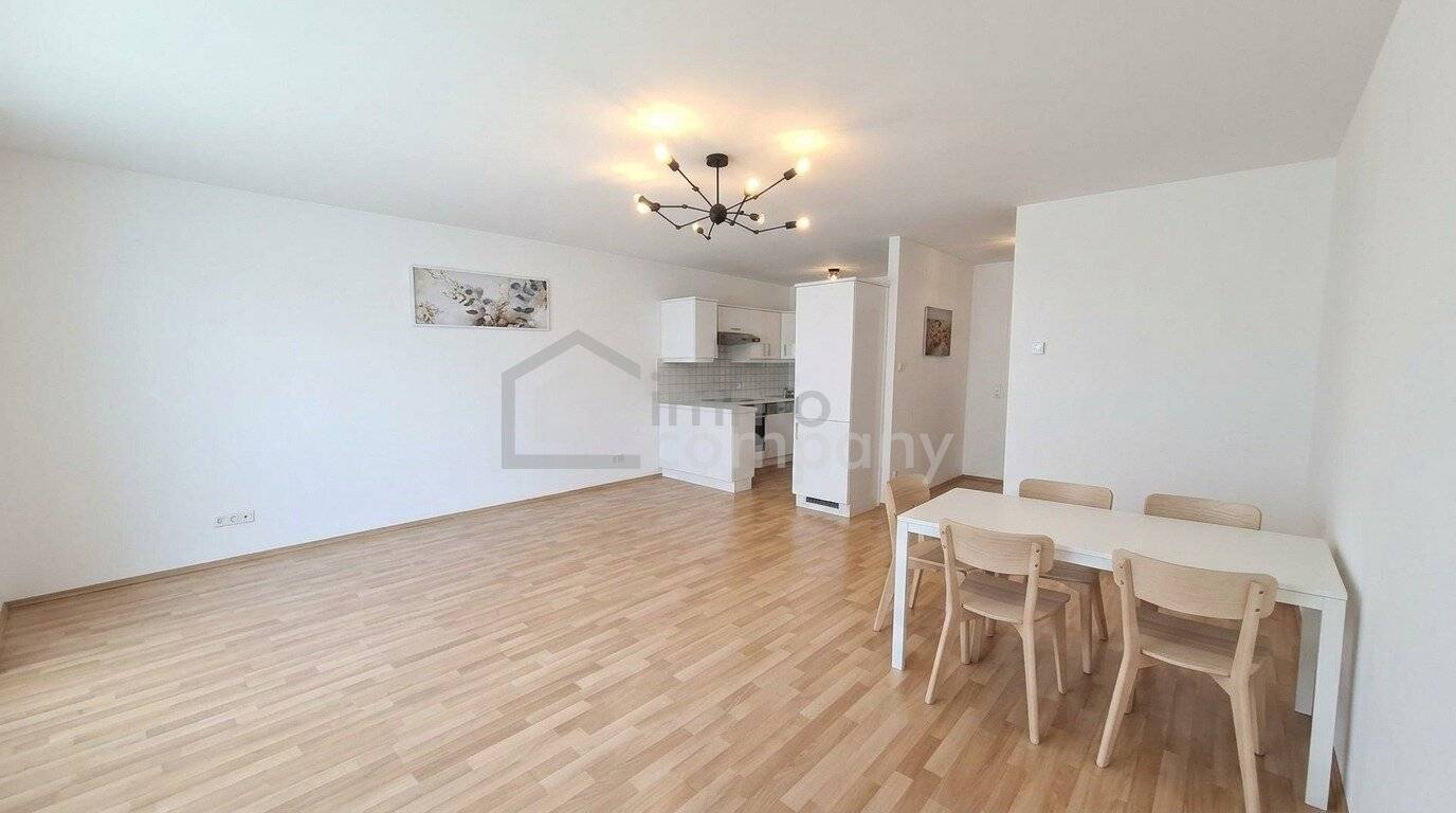Spacious 4-room apartment, 101 m², fully renovated, 1120 Vienna