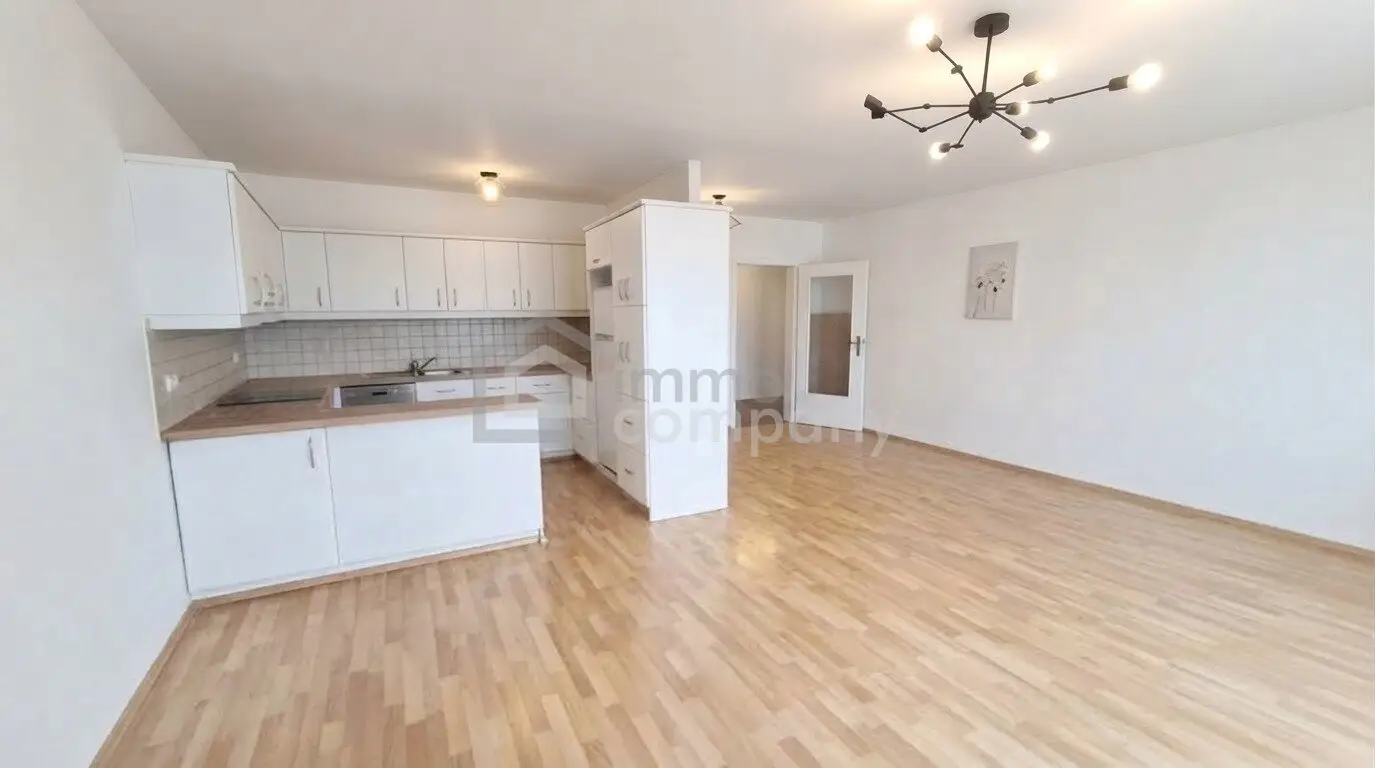 Spacious 4-room apartment, 101 m², fully renovated, 1120 Vienna