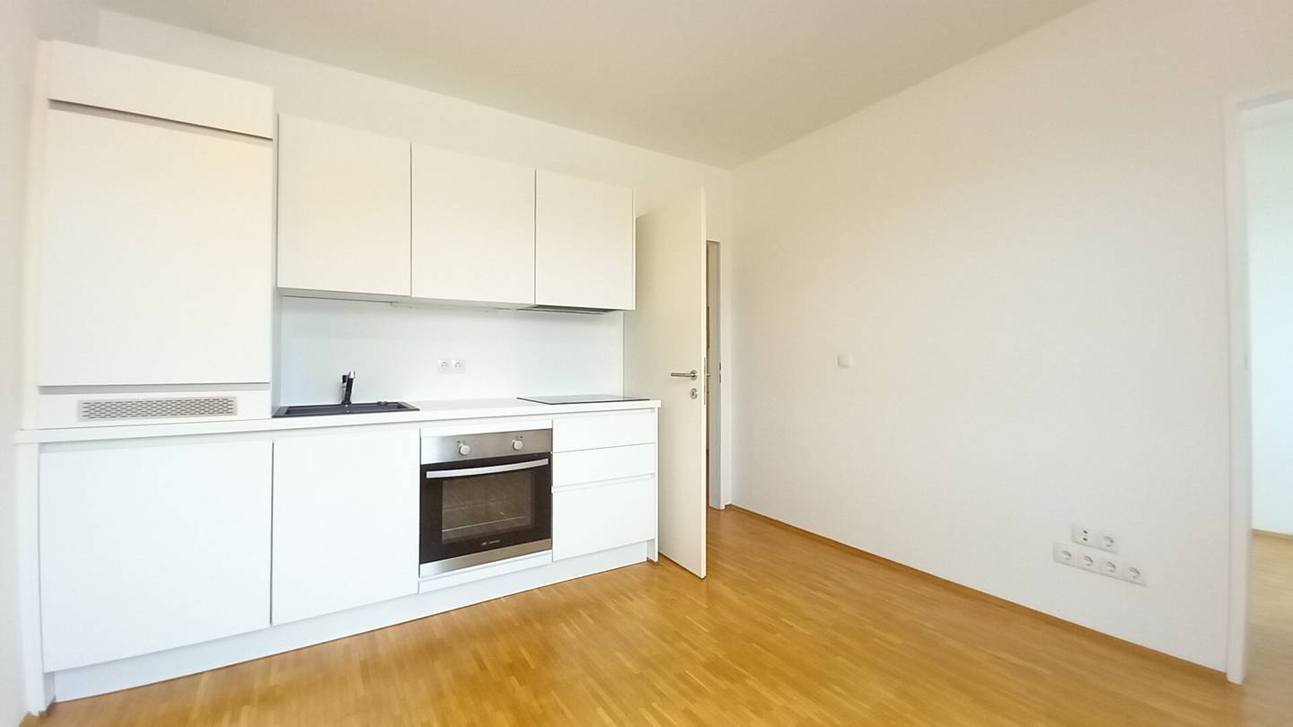 CITY PARK sunny 2-room with shared garden