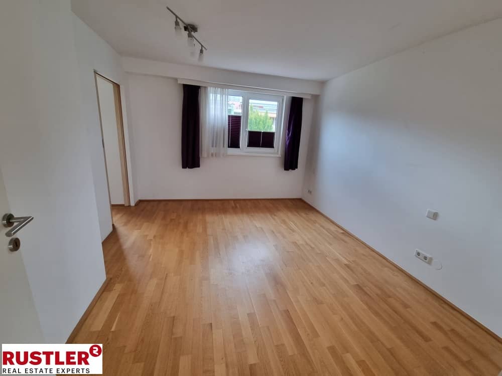 Bright apartment with sunny terrace and underground parking